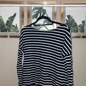Old Navy Black and White Striped Top Size Medium